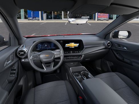 New 2026 Chevrolet Equinox LT w/ Safety and Technology Package FWD image 17