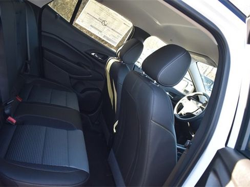 New 2026 Chevrolet Trax LT w/ LPO, Blackout Package image 14