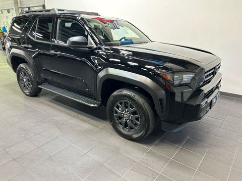 Used 2025 Toyota 4Runner SR5 AWD/4WD image 2