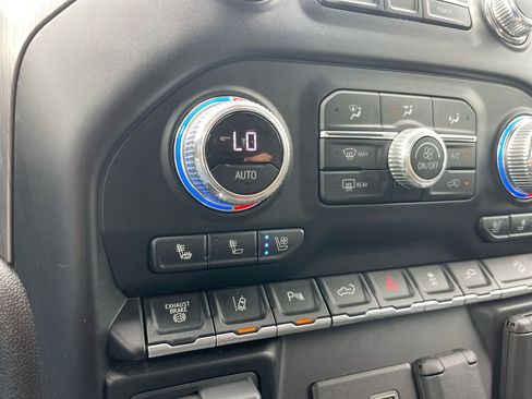 Used 2020 GMC Sierra 3500 Denali w/ Denali Ultimate Package image 24