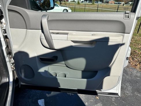 Used 2010 GMC Sierra 1500 W/T image 25