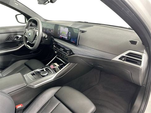 Used 2025 BMW 330i xDrive Sedan image 30