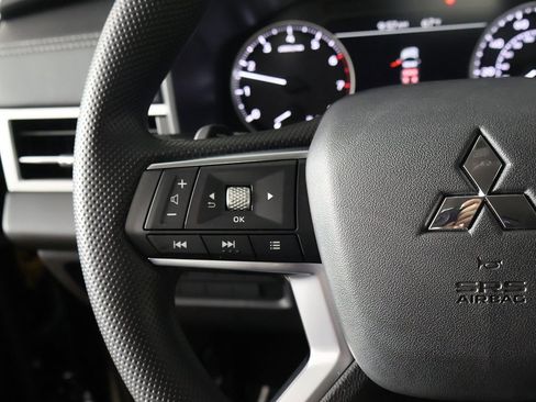 New 2026 Mitsubishi Outlander ES image 39