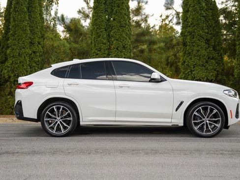 Used 2022 BMW X4 xDrive30i AWD/4WD image 7