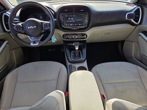 Used 2022 Kia Soul LX w/ Technology Package FWD image 14