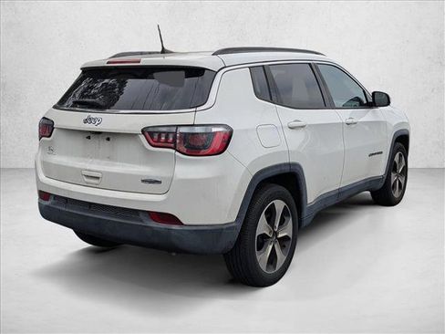 Used 2018 Jeep Compass Latitude w/ Popular Equipment Group FWD image 6