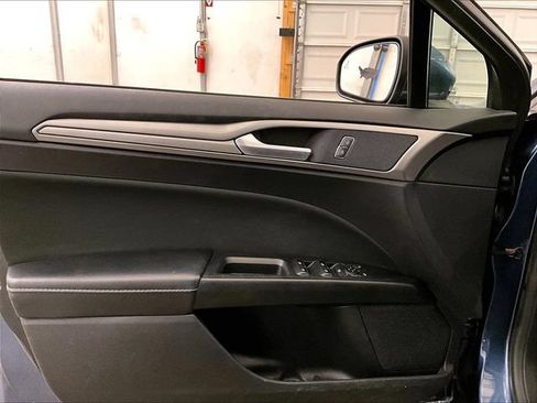 Used 2019 Ford Fusion SE FWD image 22