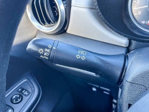 Used 2022 Nissan Versa SV w/ Trunk Package image 47