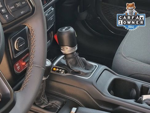 Used 2024 Jeep Wrangler Unlimited AWD/4WD image 19