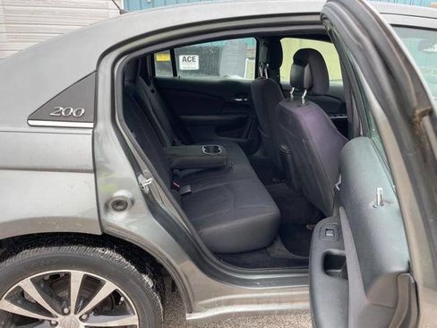 Used 2012 Chrysler 200 Touring image 27