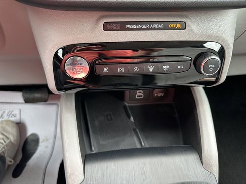 Used 2024 Ford Escape Platinum w/ Premium Technology Package AWD/4WD image 26