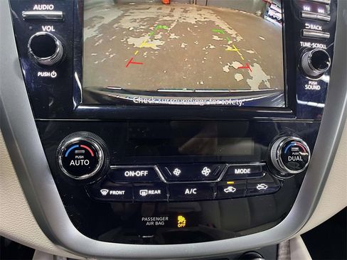 Used 2024 Nissan Murano SV image 18