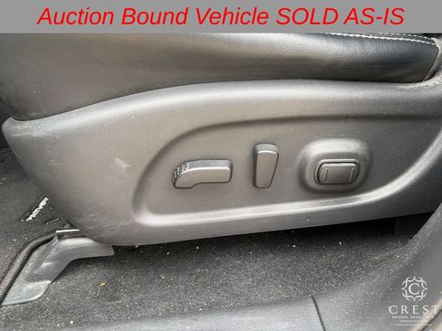 Used 2018 Nissan Pathfinder Platinum FWD image 14