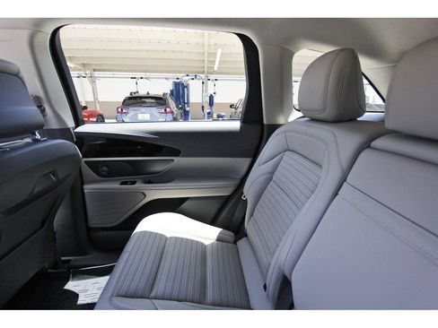 Used 2024 Lincoln Nautilus Reserve w/ Equipment Group 202A AWD/4WD image 14