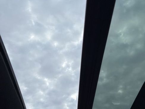 Used 2016 Dodge Charger SRT w/ Technology Group image 13