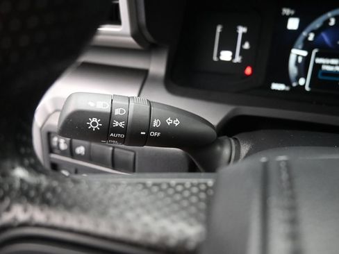 Used 2026 Toyota Tacoma SR5 AWD/4WD image 13