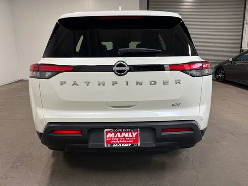 Used 2024 Nissan Pathfinder SV FWD image 4