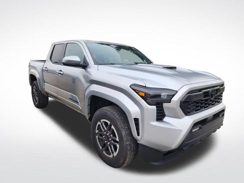 Used 2025 Toyota Tacoma TRD Sport AWD/4WD image 7