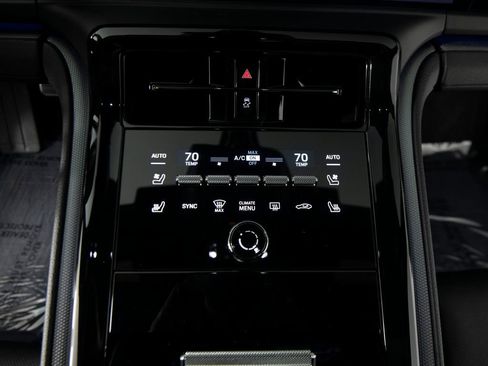 Certified 2026 Porsche Panamera 4 AWD/4WD image 30