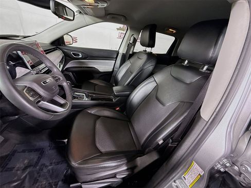 Used 2022 Jeep Compass Latitude image 24