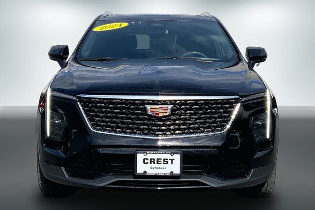 Used 2024 Cadillac XT4 Premium Luxury AWD/4WD image 2