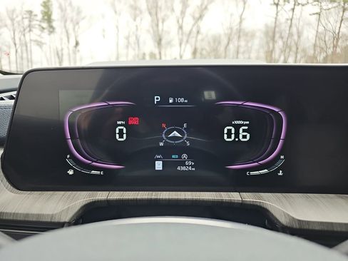 Used 2024 Kia Telluride EX w/ EX Captain's Chair Package FWD image 26