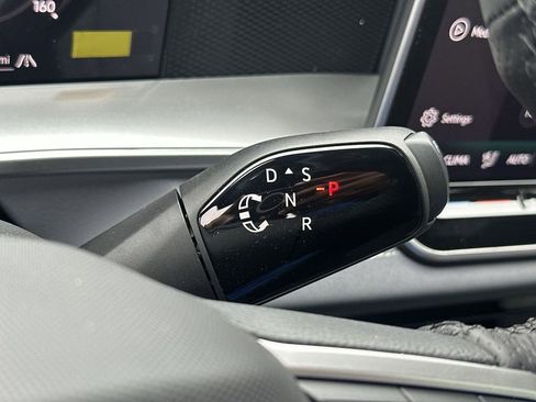 New 2026 Volkswagen Tiguan SE R-Line image 20