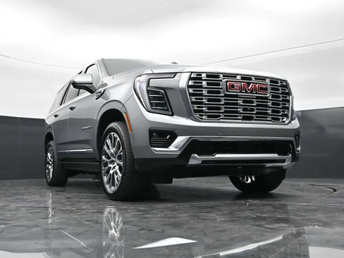 Used 2025 GMC Yukon Denali w/ Denali Reserve Package AWD/4WD image 27