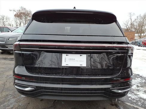 Certified 2024 Lincoln Nautilus Reserve w/ Equipment Group 202A image 6