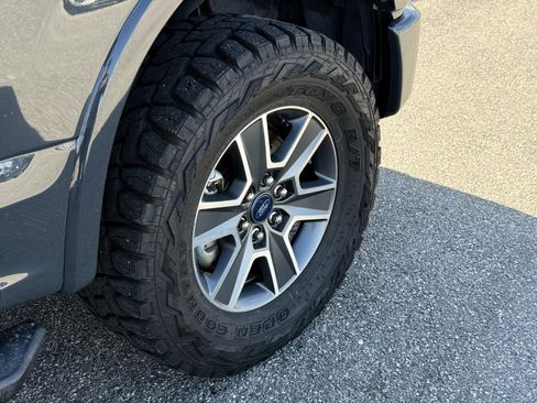Used 2016 Ford F150 XLT w/ Equipment Group 302A Luxury AWD/4WD image 12