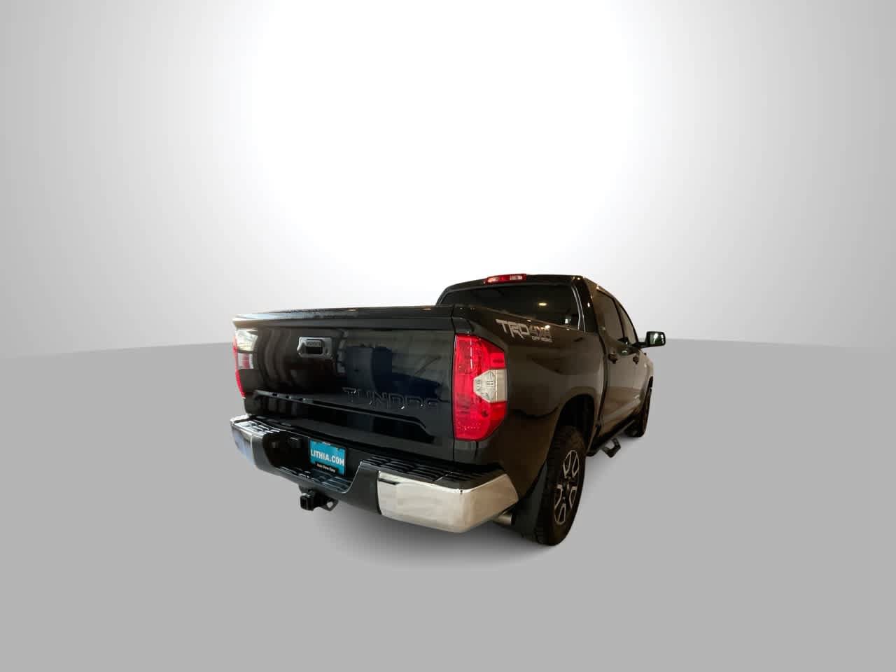 Used 2018 Toyota Tundra SR5 w/ TRD Off Road Package AWD/4WD image 8