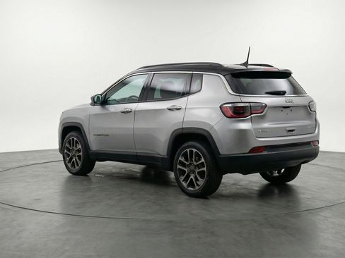 Used 2025 Jeep Compass Limited AWD/4WD image 6