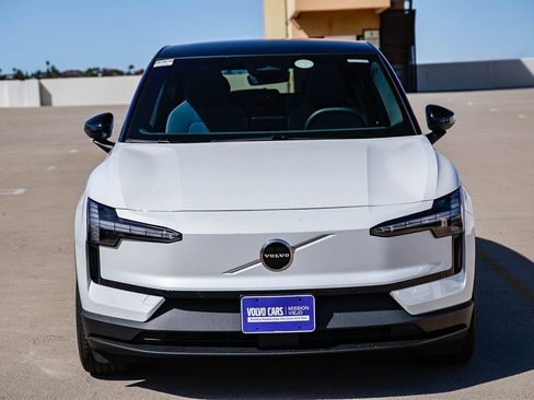 New 2026 Volvo EX30 Plus image 2