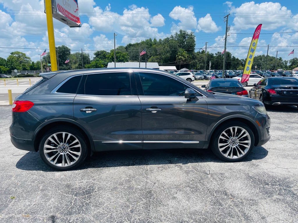 Used 2017 Lincoln MKX Reserve AWD/4WD image 10