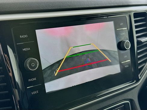 Used 2023 Volkswagen Atlas SE image 21