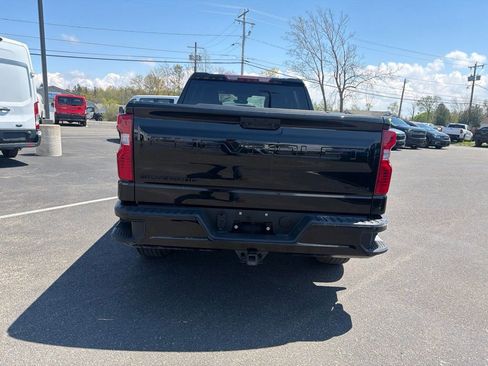 Used 2023 Chevrolet Silverado 1500 Custom AWD/4WD image 6