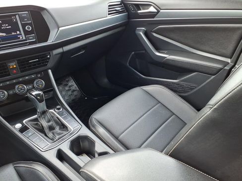 Used 2022 Volkswagen Jetta SE FWD image 12