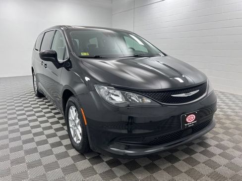Used 2023 Chrysler Voyager LX FWD image 1
