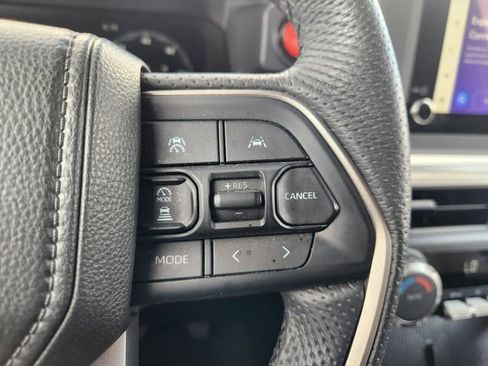 Certified 2025 Toyota Tacoma TRD Off-Road AWD/4WD image 29
