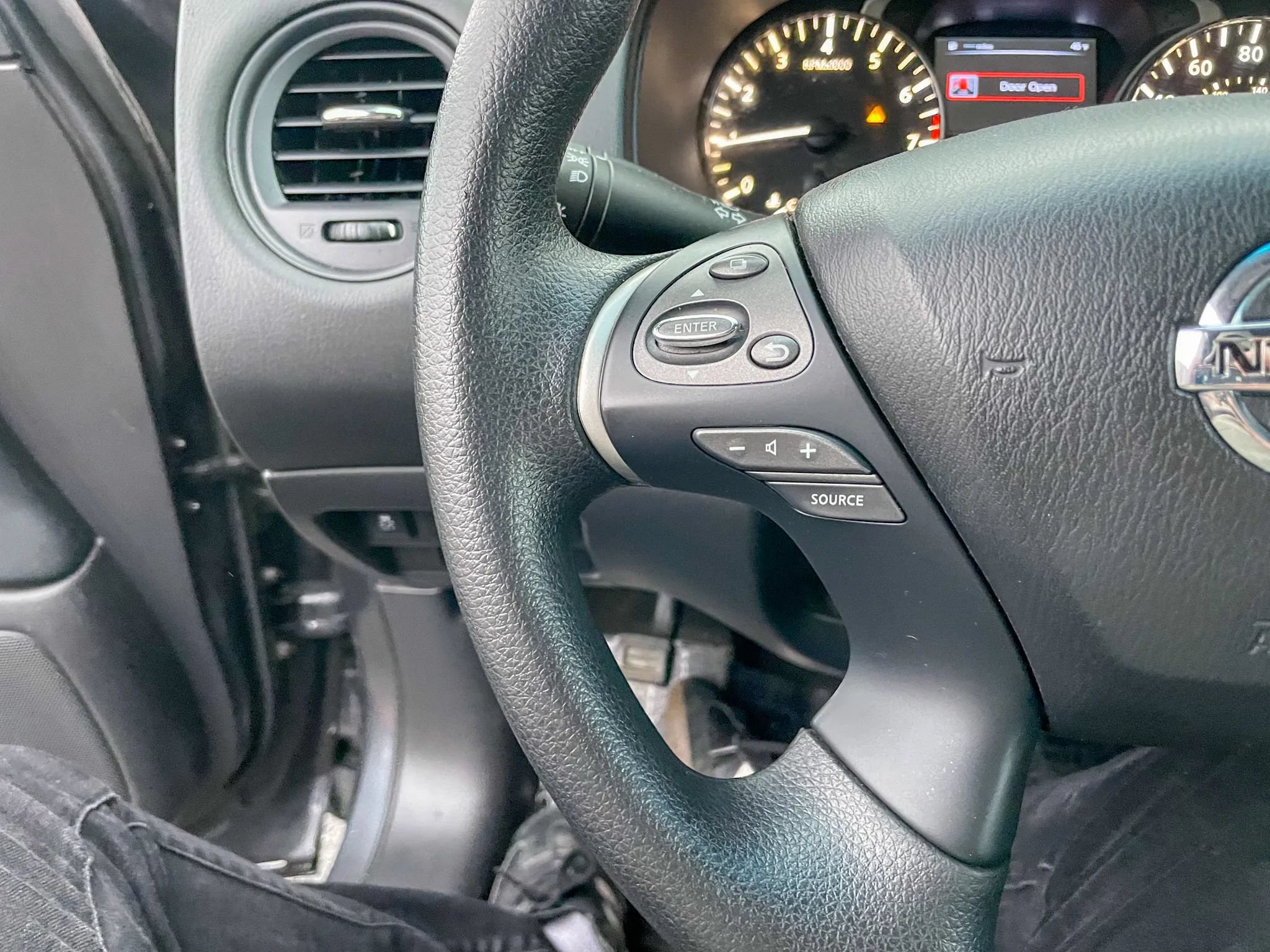 Used 2014 Nissan Pathfinder S FWD image 14