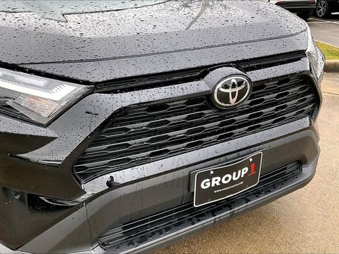 Used 2025 Toyota RAV4 XLE image 27