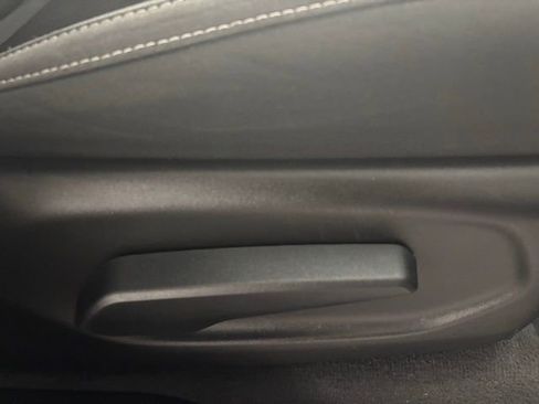 Used 2023 Jeep Grand Cherokee Laredo image 18