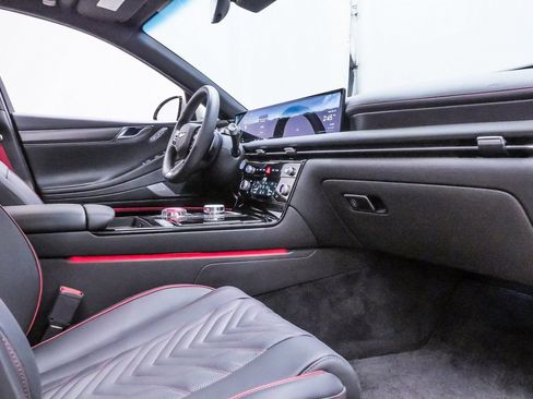 Certified 2025 Genesis G80 2.5T Sport Prestige image 13