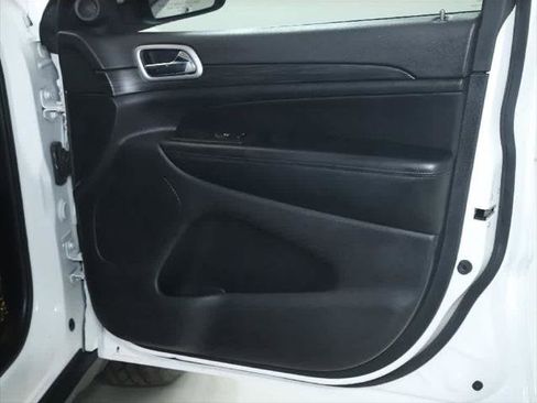 Certified 2021 Jeep Grand Cherokee Laredo X image 32