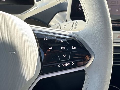 Used 2023 Volkswagen ID.4 Pro S image 19