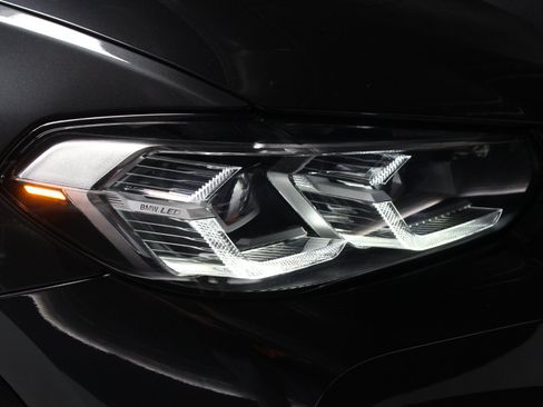 Used 2022 BMW X3 sDrive30i w/ M Sport Package 2 RWD image 9