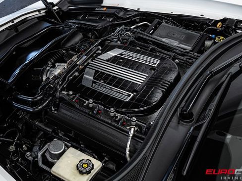 Used 2015 Chevrolet Corvette Z06 w/ 3LZ Preferred Equipment Group RWD image 12