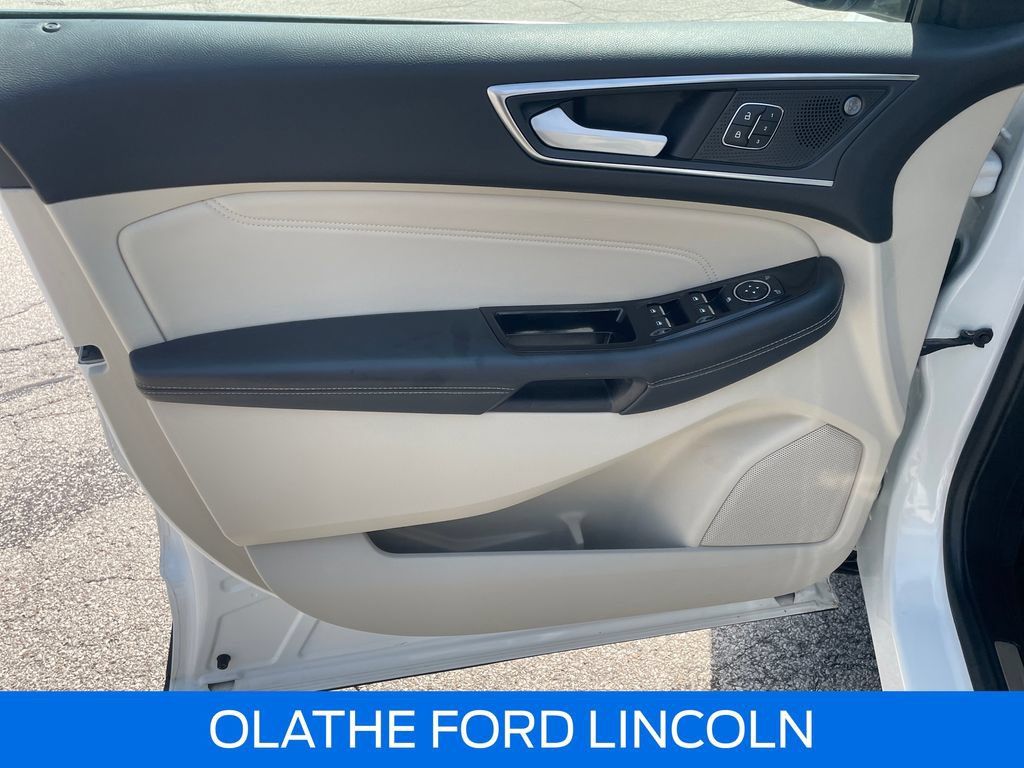 Certified 2020 Ford Edge Titanium AWD/4WD image 15