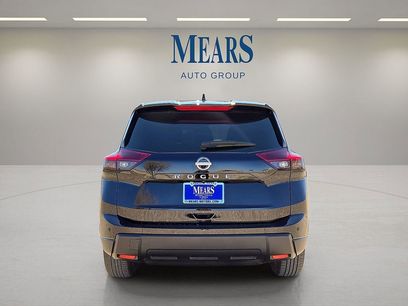 Used 2025 Nissan Rogue SV