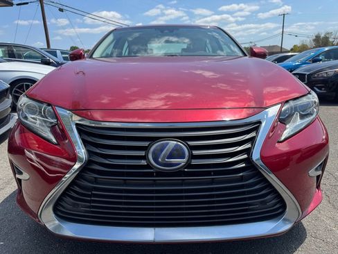 Used 2016 Lexus ES 300h w/ Luxury Package w/Wood Trim image 7
